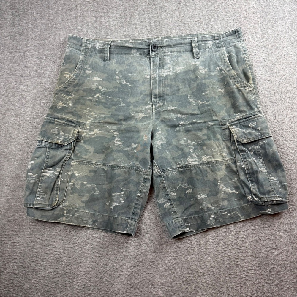 Magellan Outdoors Cargo Shorts Men's 38 Gray Digital Camo Cotton Utility Hiking